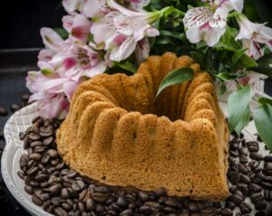 Pizze na przyjęcie: Przepisy na duże blaty do podzielenia się z gośćmi