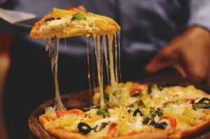 Krakowskie pizzerie z unikalnymi smakami lodów: Połączenie dwóch ulubionych deserów