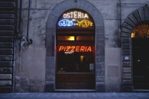 Na co zwrócić uwagę przy zakupie pizzerii